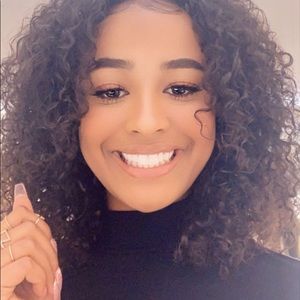 Meet your Posher, Lala